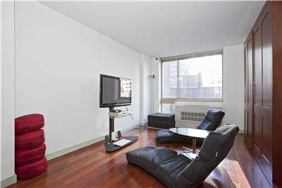 INVESTOR UNIT 14-Month Lease @ 2,400. Caps >3%