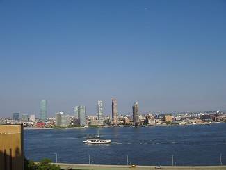 MAGICAL VIEWS OF THE EAST RIVER  TWO BEDROOM TWO BATHROOM