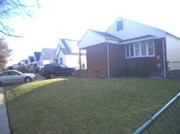 BEAUTIFUL RANCH ON TREE LINED BLOCK