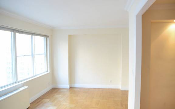 Midtown West 57th Hugh Alcove Studio $2800