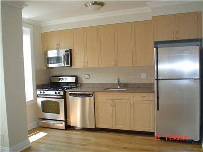 Triple Mint convertible 2 bedroom duplex  in Greenpoint, Brooklyn, NYC. No broker fee,Call now for more info.