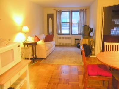 Best Value**Huge 1 bdr**Elevator/Laundry*Steps to subway