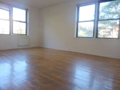 HEART OF SOHO~LARGE I BEDROOM~ELEVATOR~LAUNDRY~MUST SEE!!!