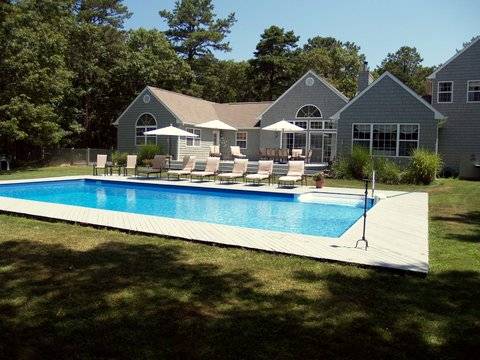 VERY CLOSE TO THE VILLAGE OF EAST HAMPTON
