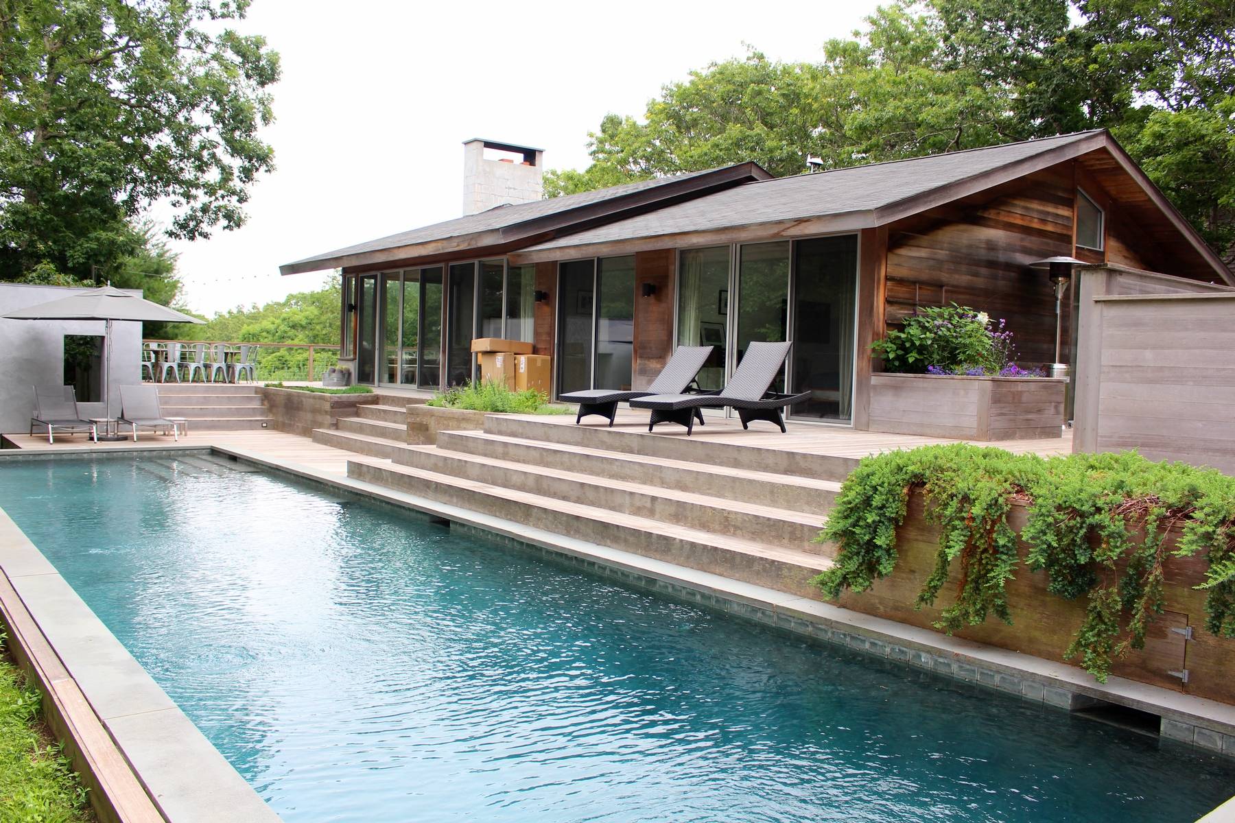 STUNNING WATERVIEWS IN EAST HAMPTON