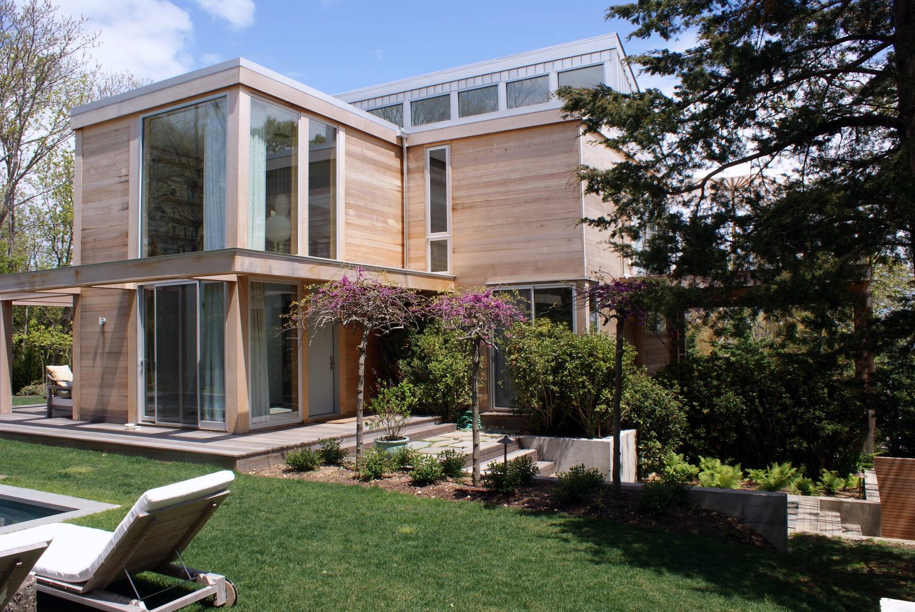 ELEGANT CONTEMPORARY WITH HARBOR VIEWS