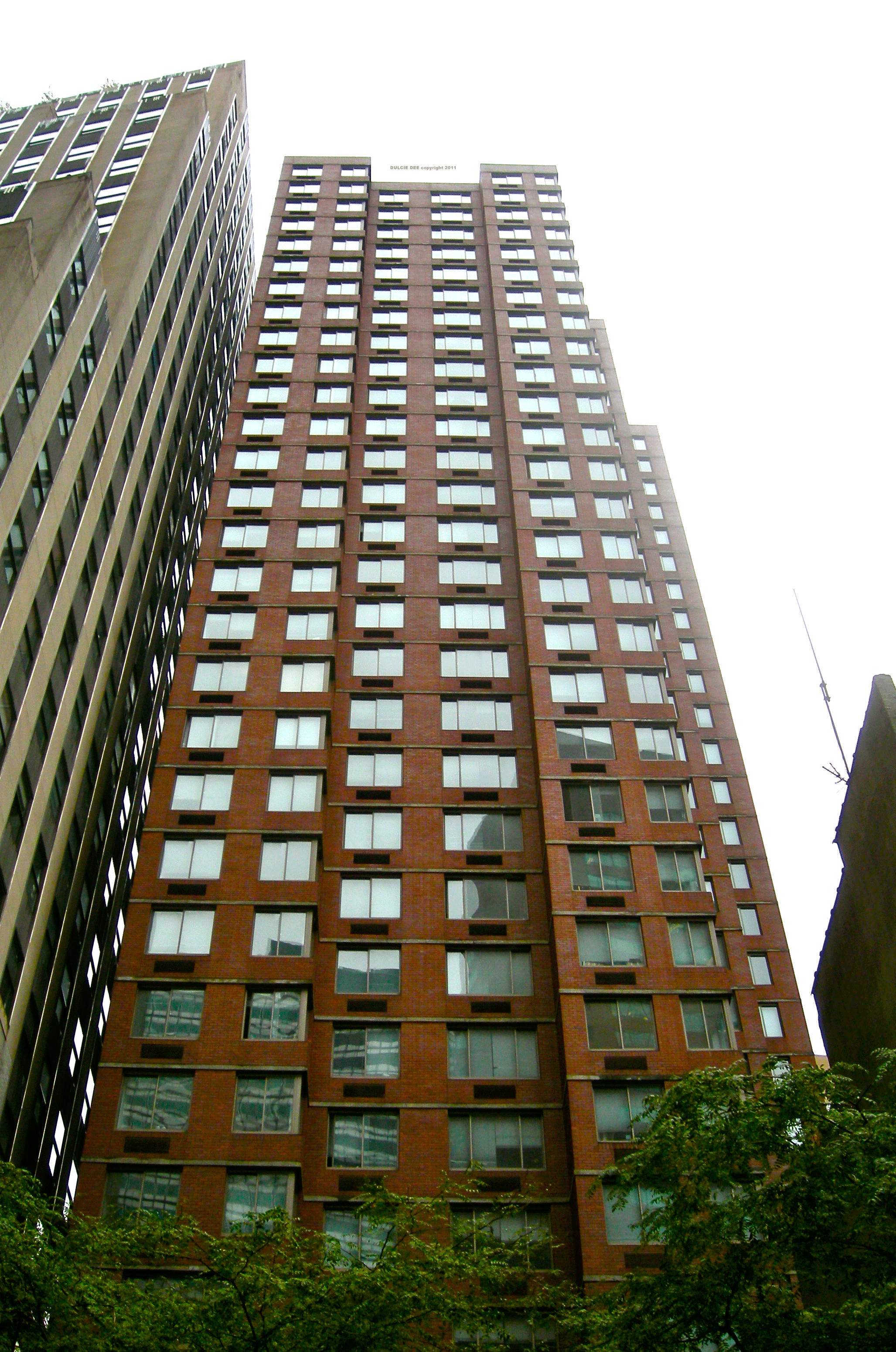 SASSY STUDIO WITH 2 MONTHS FREE RENT IN FIDI!