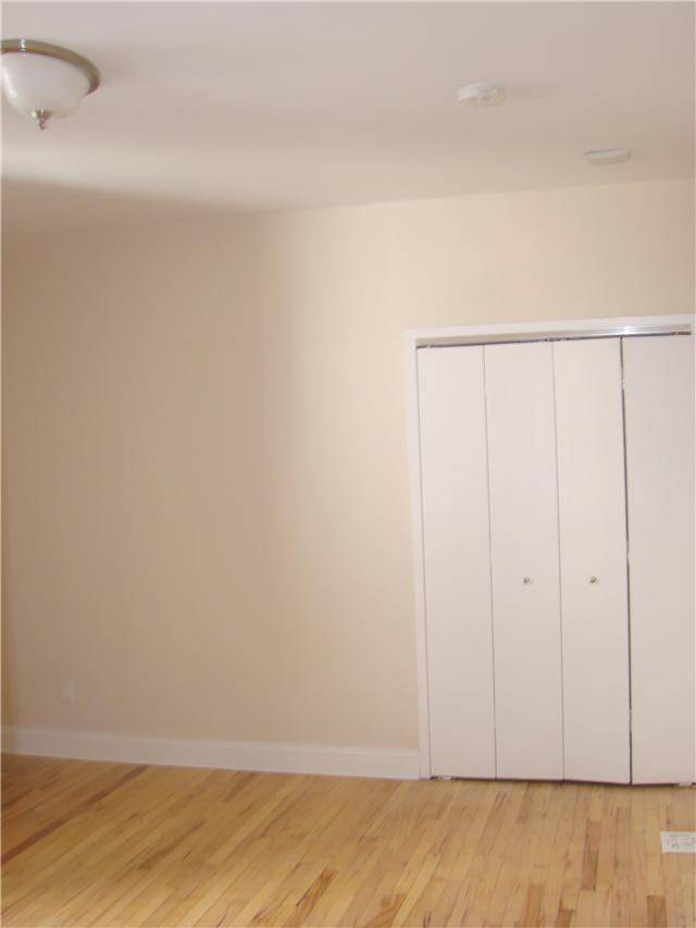 Sparkling New Studio!!Steps from Times Square!! Emmaculate!! Must See!