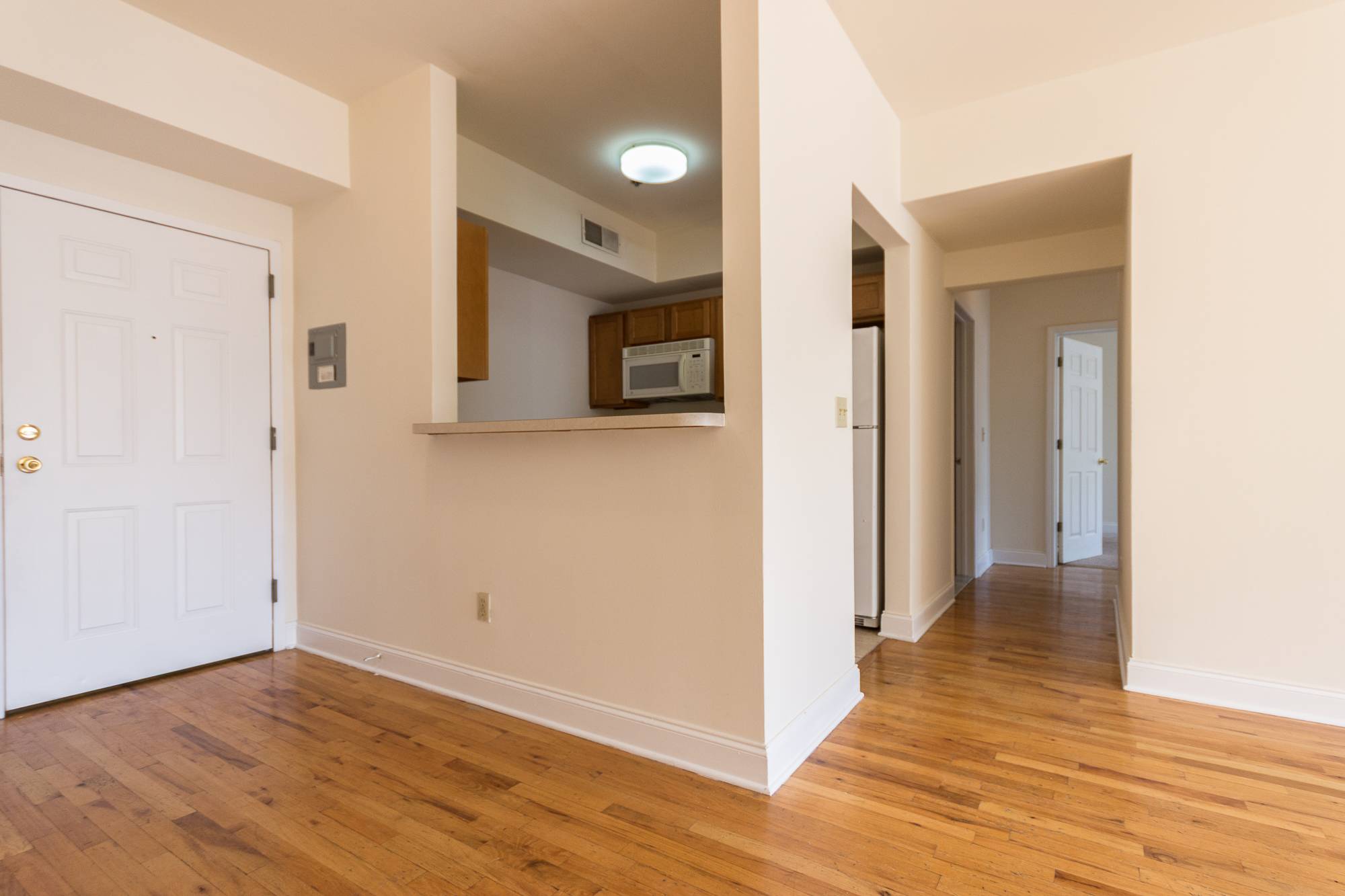Sprawling 2BR/2BA Unit in Hoboken, NJ!  Parking On-Site, Fitness Center, Laundry!