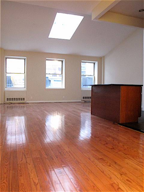 SOHO / DOWNTOWN / HUGE DUPLEX LOFT!