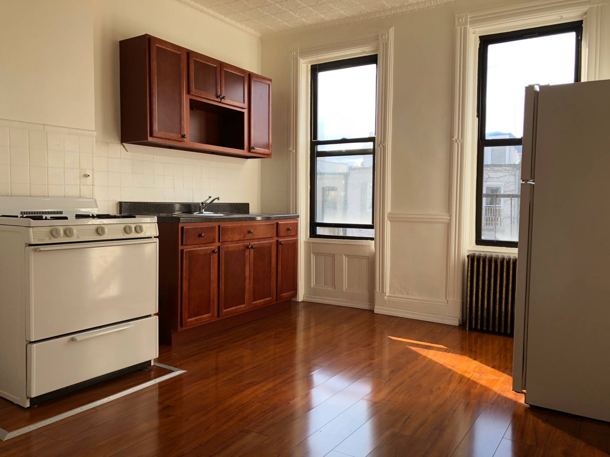 Rare Rent Stabilized 1 Bedroom Railroad in Ridgewood