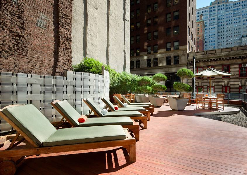 Pet Friendly Tribeca One bedroom w/alcove and 1.5 baths!