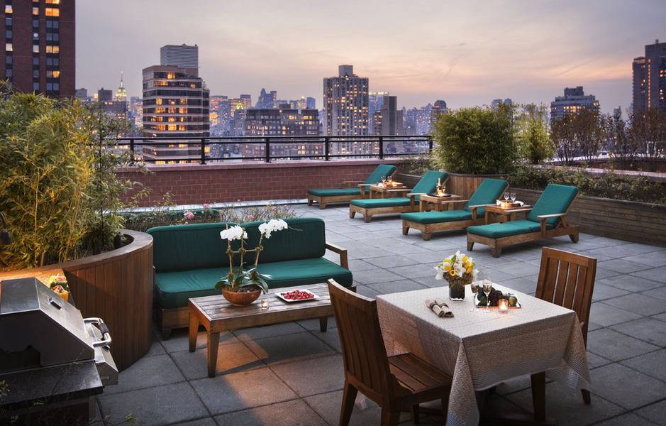 UPPER EAST SIDE 1 BEDROOM LUXURY...POOL..STEAM ROOM..SAUNA..ROOFTOP DECK..
