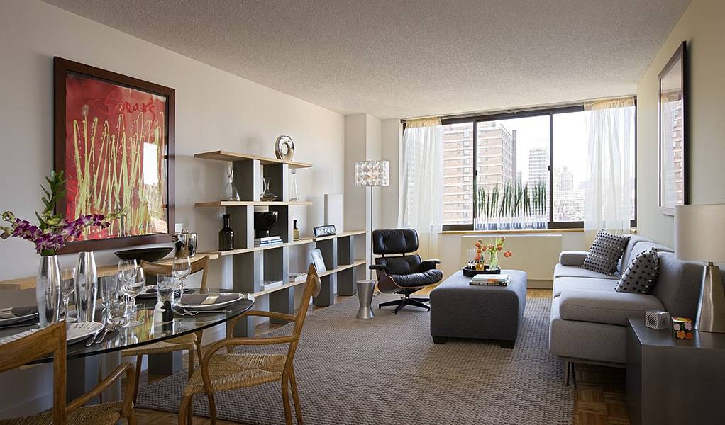 UPPER EAST SIDE JUNIOR 4 WITH HOME OFFICE!..POOL..HEALTH CLUB and ROOFTOP DECK..