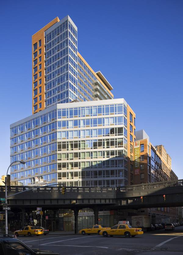 Luxury three bedroom apartment in the heart of Chelsea. Private terrace!