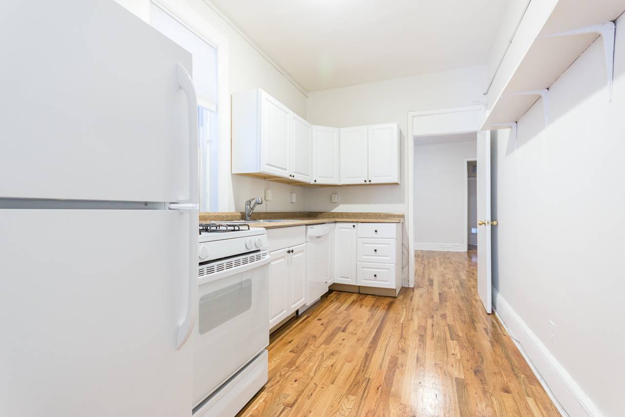 Floor Thru 2BR Unit in Prime Hoboken NJ! Laundry On Site!