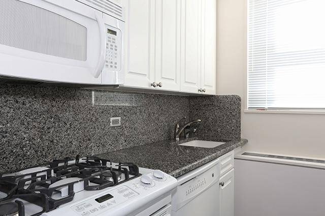 Upper East Side, 1 Bedroom 1 Bath, Large Living Room, Great Views, Gym Included, No Fee