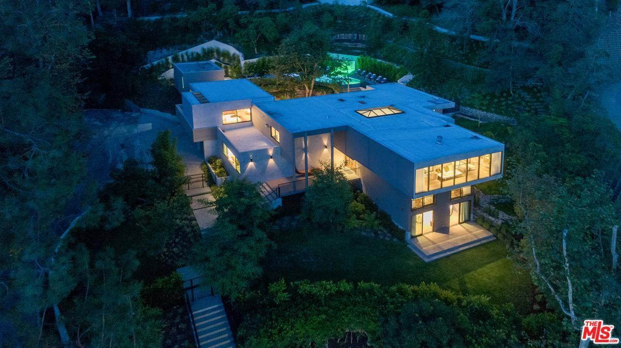 Spectacular contemporary estate on large 56 - 6 BR Single Family Bel Air Los Angeles