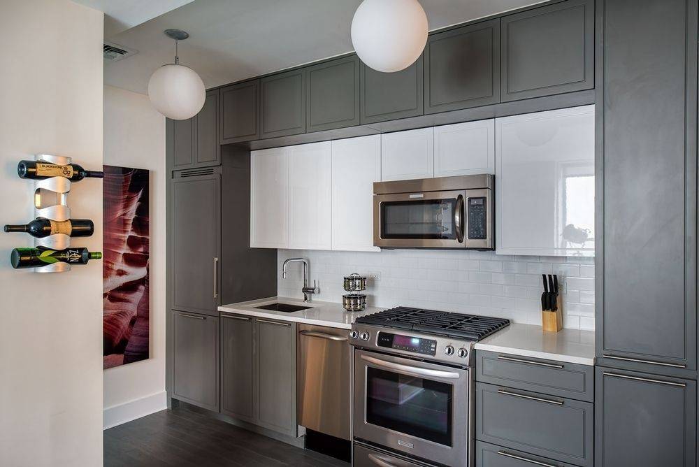 South Facing 1 Bedroom..Hell's Kitchen..Hudson River..Great City Views
