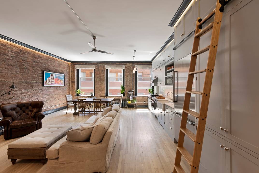 Stunning Tribeca Loft with Immaculate Finishes and Ceilings