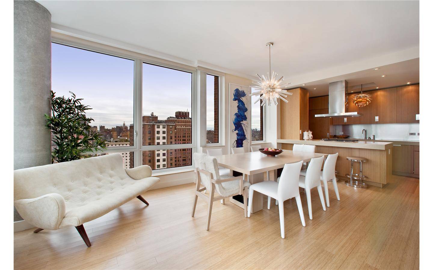 4 BEDROOM	CONDO IN CHELSEA