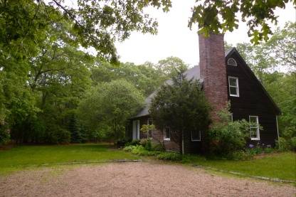 PRIVACY ONE MILE FROM OCEAN AND EASTHAMPTON VILLAGE
