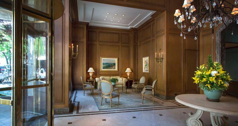 Upper East Side 1 Bedroom 1 Bath, Large Living Area and Bedroom, High Ceilings, Custom Closets, New Kitchen with Custom Cabinets and Granite, Swimming Pool, No Fee