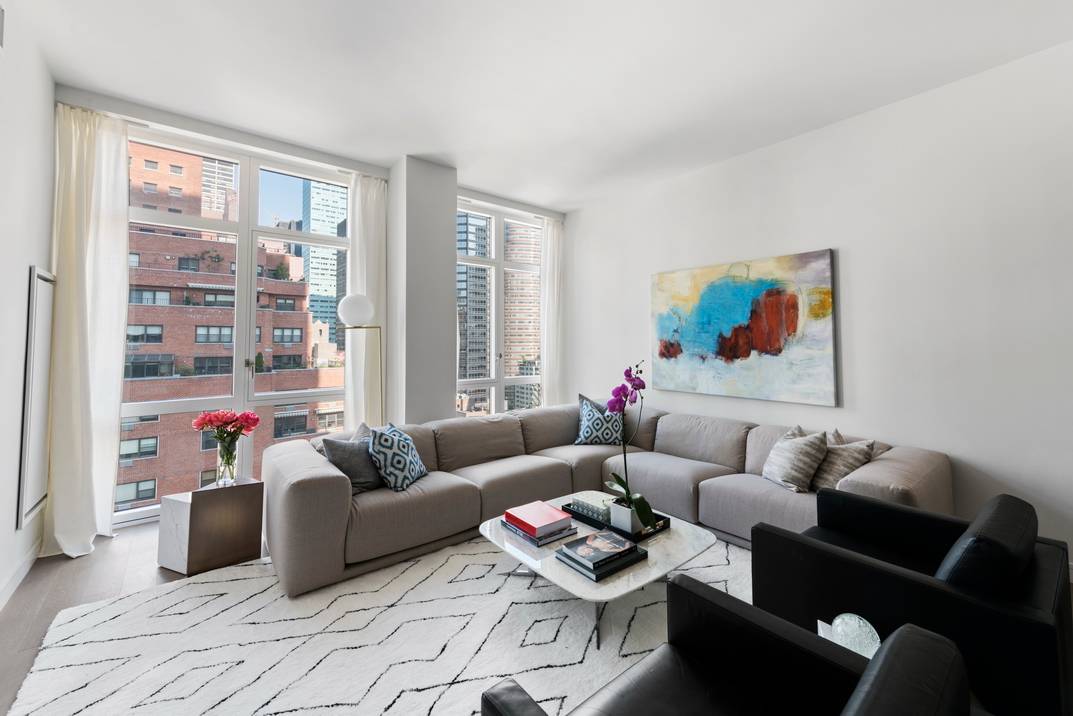Fabulous Corner 2 Bedroom At The Luxurious Halcyon