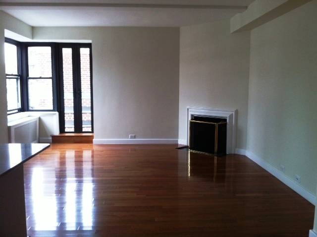 **Low Fee**E.58 St **1900 Sf Three Bedroom 3 Bath with  Gym and Pool **24 Hr. doorman ** Out door space