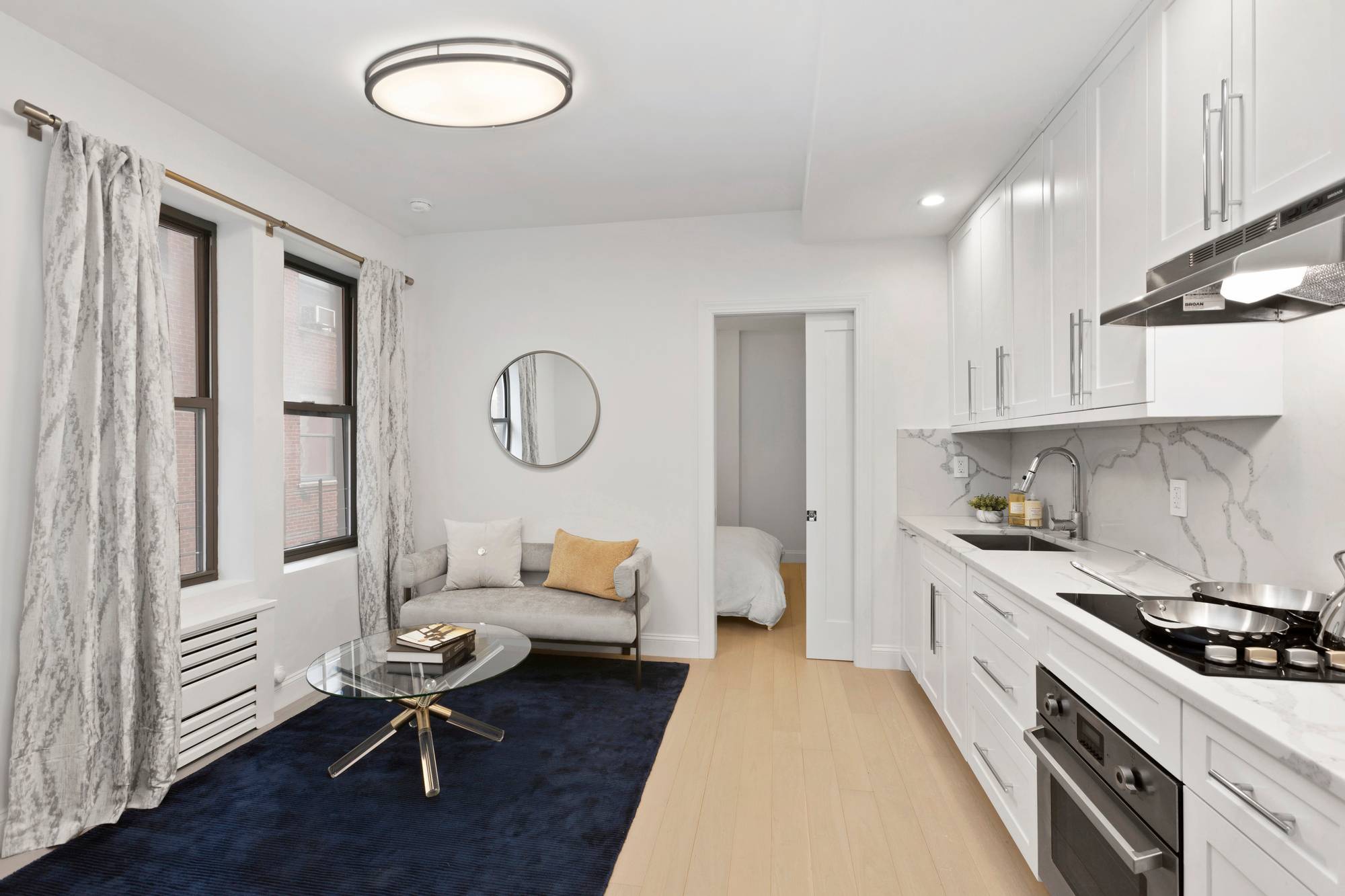 GORGEOUS 2 BEDROOM.. IN UNIT WASHER/DRYER..CONDO STYLE FINISHES