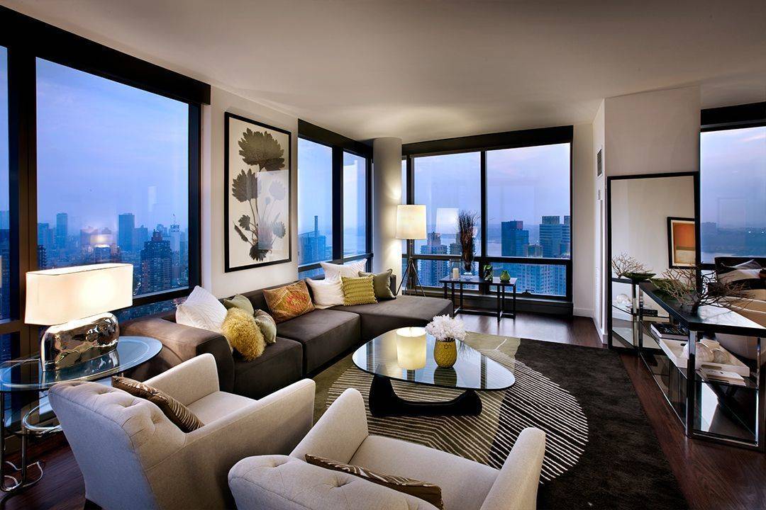 Upper West Side, 3 Bedroom.5 Baths, Full Service Luxury Building, Dining Area, Views, Open Gourmet Kitchen, Floor to Ceiling Windows, Washer and Dryer, No Fee