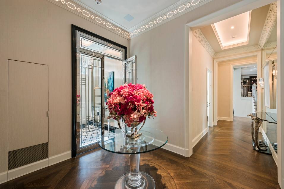 Grand and Gracious Condo On Gramercy Park