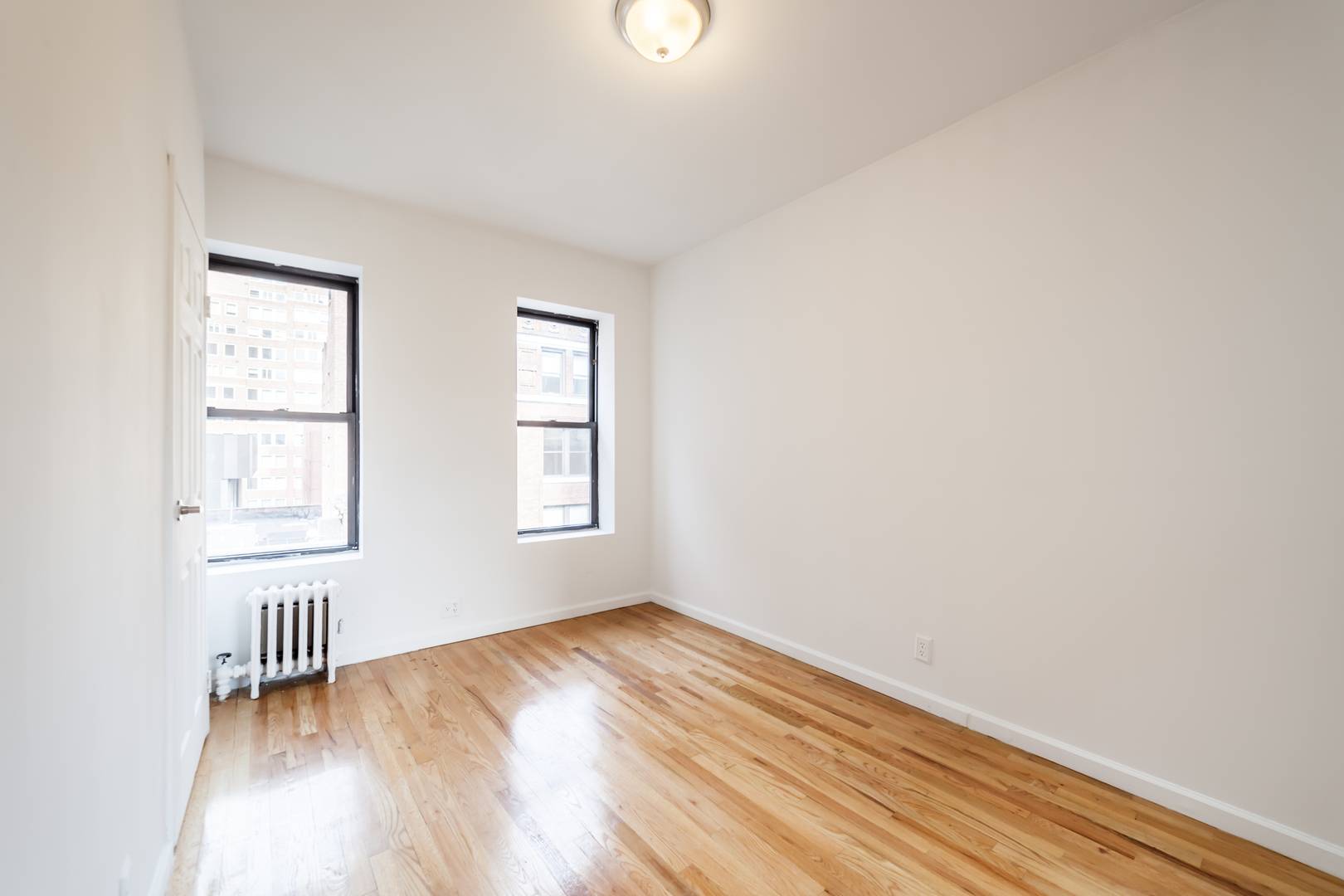 BRIGHT TRUE 2 BDR -- UPPER MANHATTAN -- UPPER EAST SIDE -- RENOVATED BATHROOM