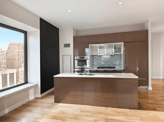GREAT INVESTMENT OPPORTUNITY! LUXURY 2 BED/2BATH IN LUXURY CONDO BUILDING!