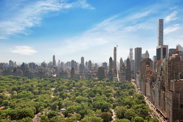 Located on the 40th floor of one of the most coveted condominiums in NYC, this 3 bedroom, 3.