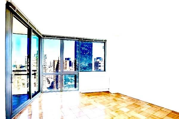 Luxury 1 BR on the West Side ~ Private Balcony ~ Tons of Amenities ~ No Fee!