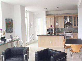 SUNSET COCKTAILS ON YOUR PRIVATE TERRACE! STUNNING ONE BEDROOM IN SOHO!