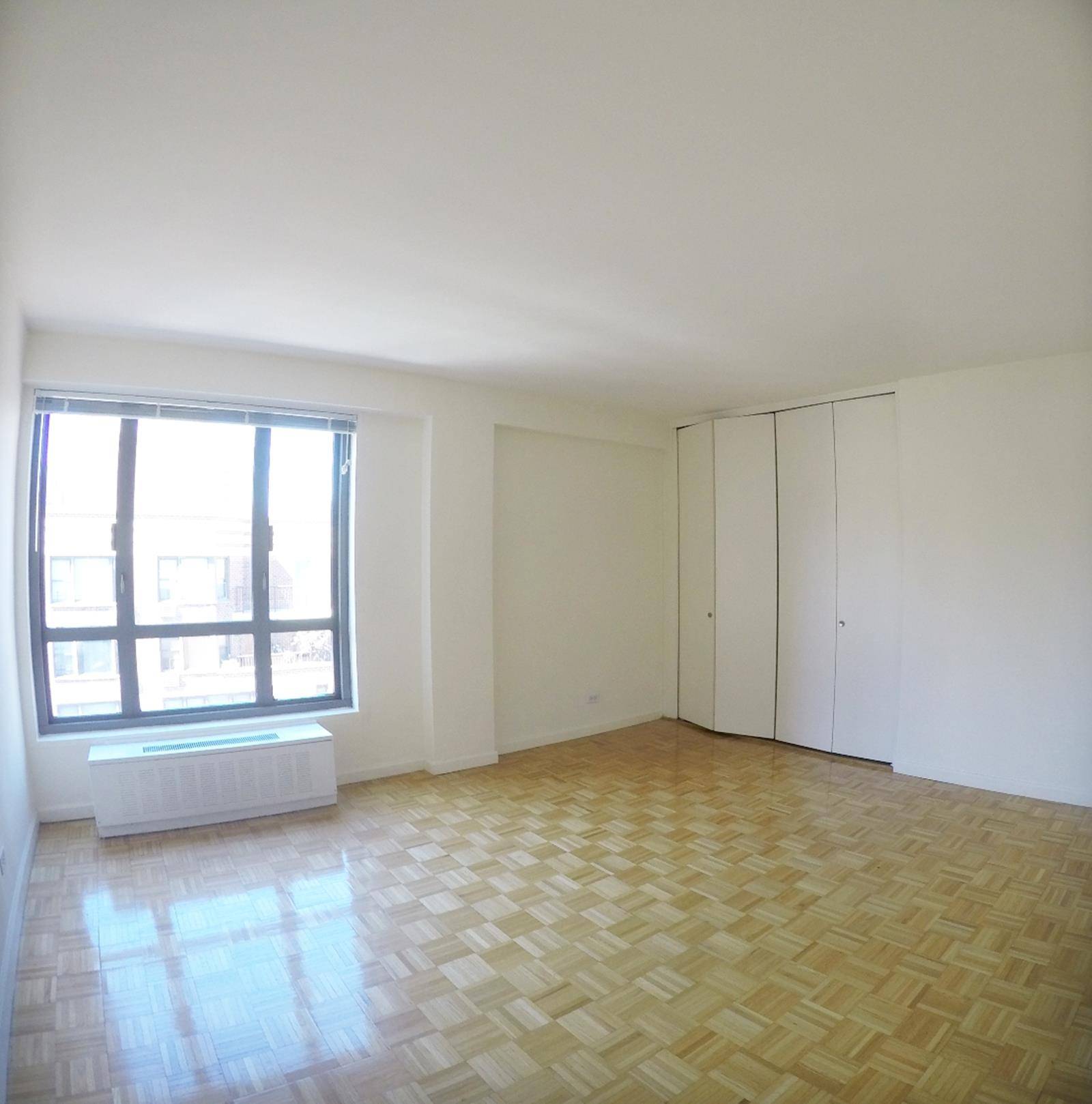 Fantastic 2 Bedroom**Penthouse Pool**Fireplace**Balcony**Upper East Side