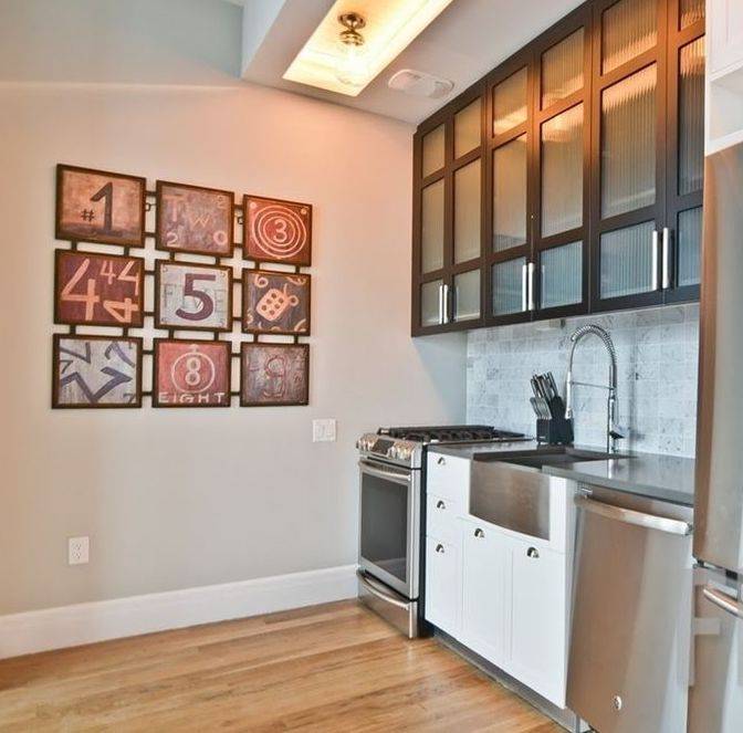 Stunning Studio**Floor to Ceiling Windows**Hardwood Floors**Hunters Point