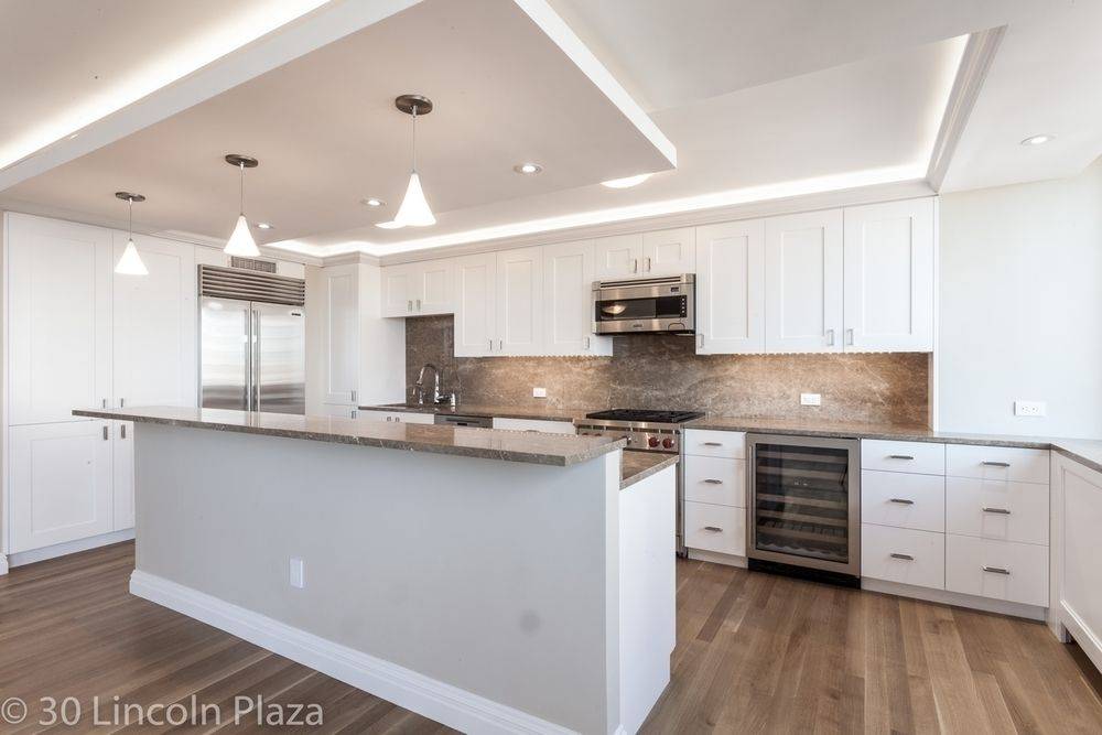 Perfect Three Bedroom in Upper West Side NO FEE!!