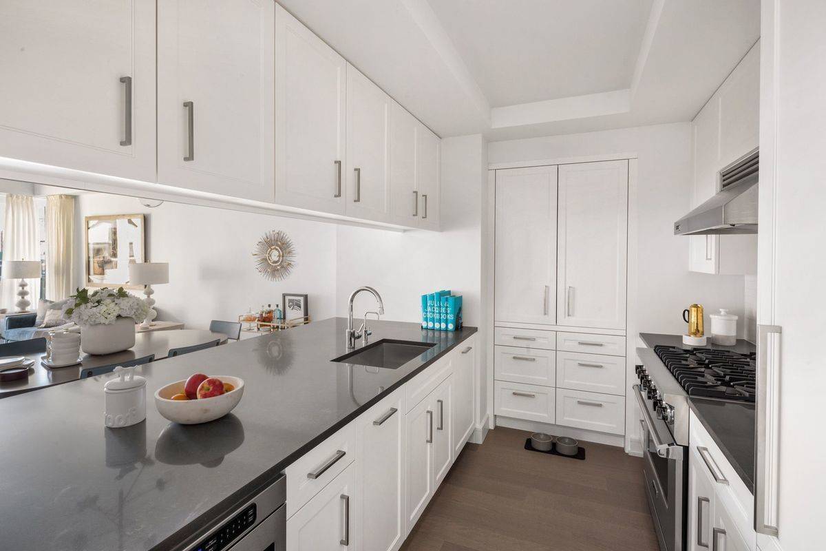 Beautiful Luxurious 2 Bedroom**Bowling Alley **Blocks away from Central Park**Upper West Side