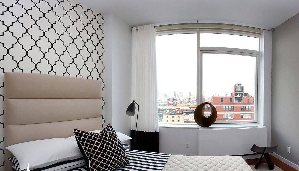 Corner Luxury 2 Bedroom**Penthouse**Floor to Ceiling Windows**Hunters Point