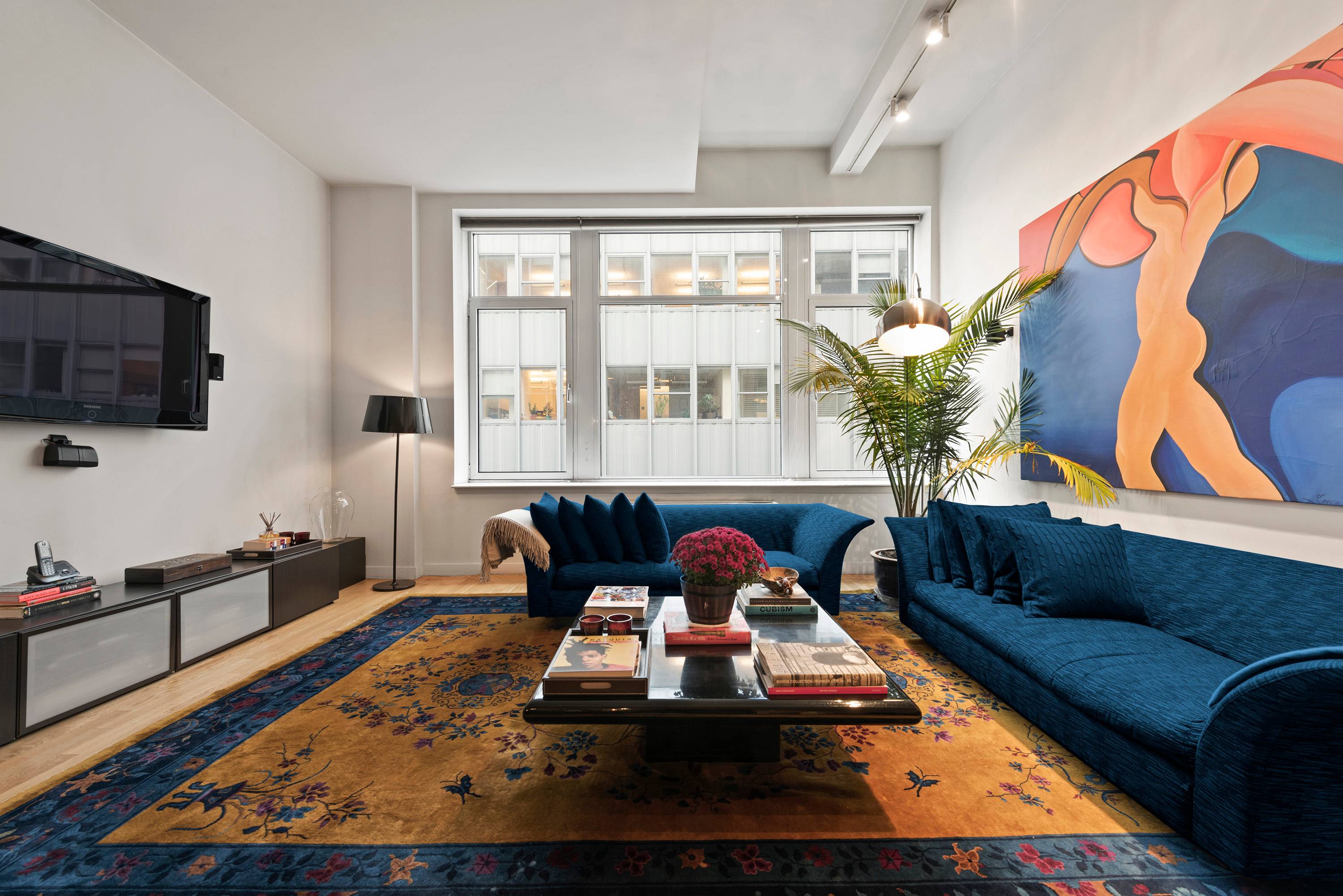 Pristine and Spacious Convertible 3-bedroom in the Center of the Financial District