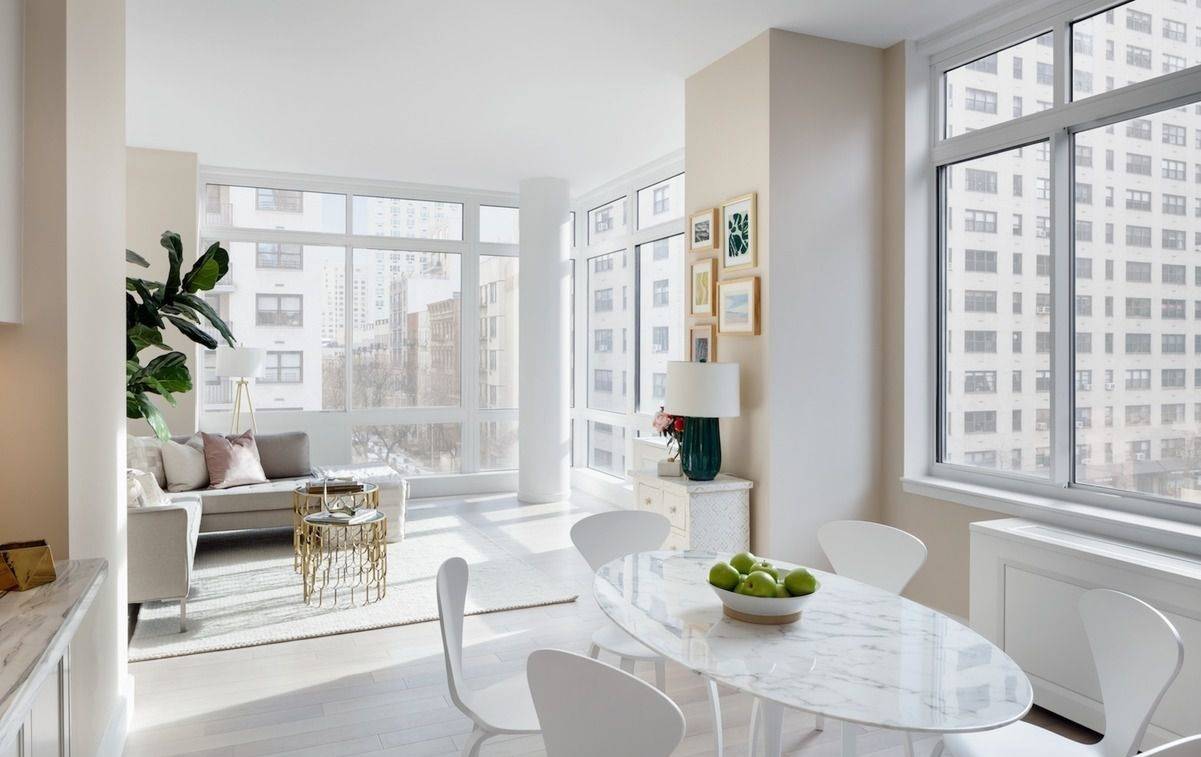 MODERN 3 BEDROOM IN YORKVILLE** GREAT AMENITIES**PETS ALLOWED