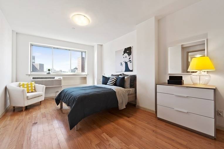 FANTASTIC**AMAZING 2 Bed /2 Bath**PRIVATE OUTDOOR BALCONY**UPPER EAST SIDE