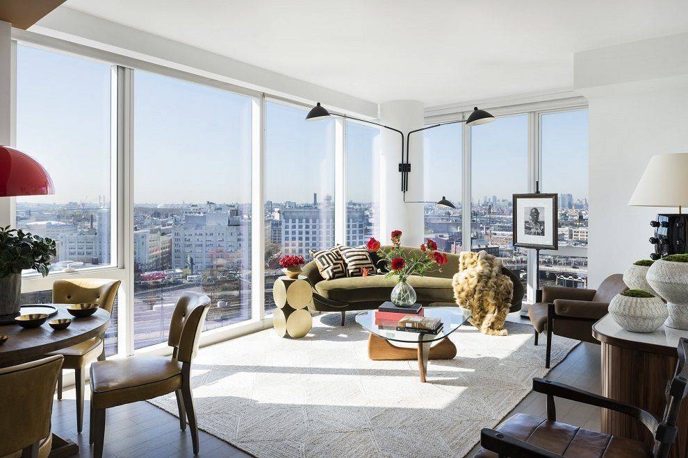 No Fee! Two Bedroom in LIC with in-unit washer/dryer and white desert oak flooring!