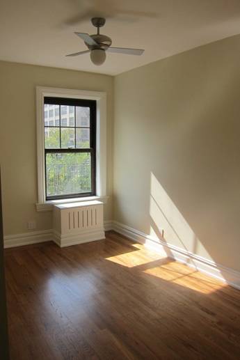 1000SF REAL 2BR/BA PRIME CHELSEA LOW 20'S FULL KITCHEN WONT LAST!