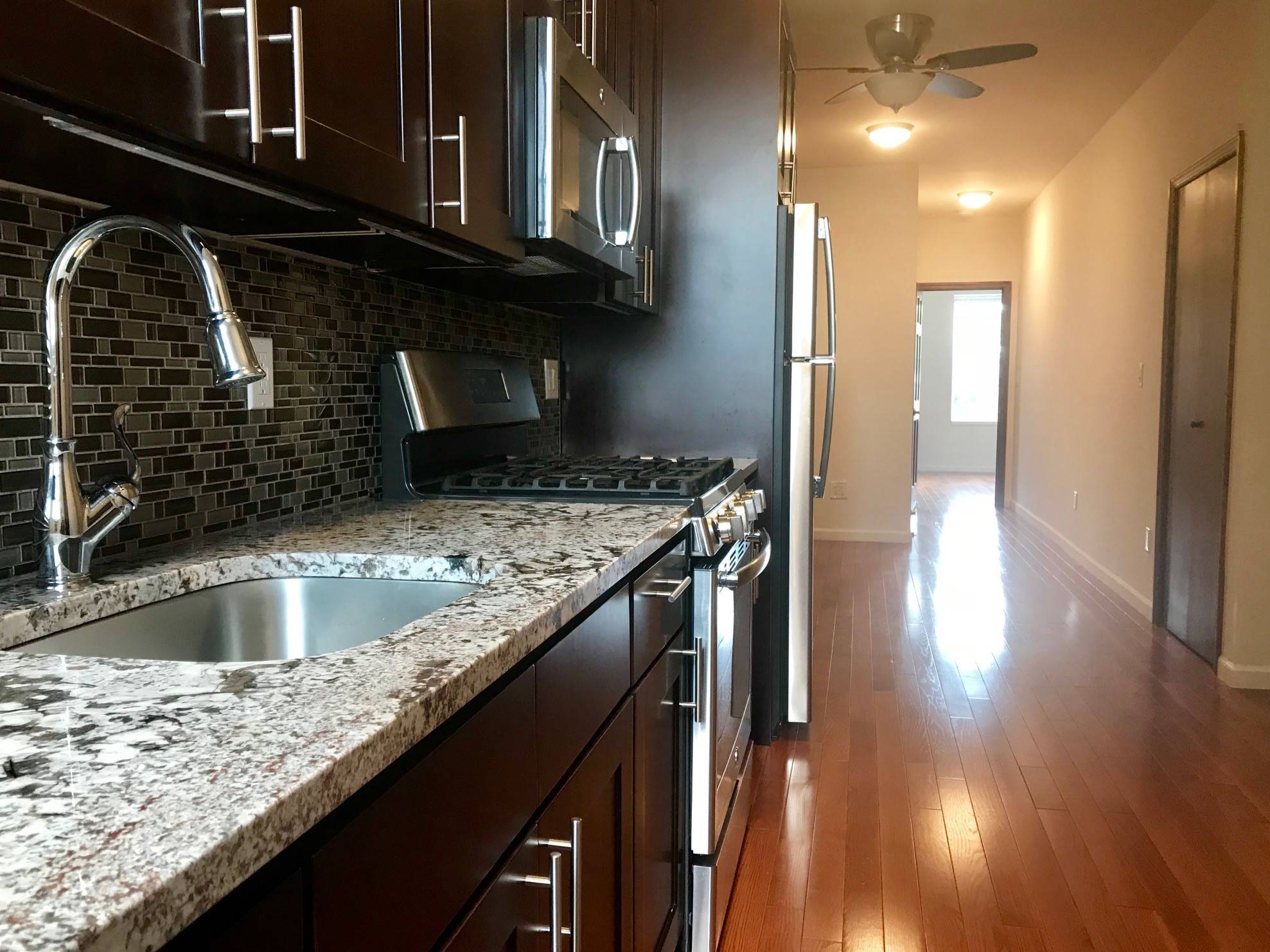 BEAUTIFUL NEWLY RENOVATED 1 BEDROOM IN GREENPOINT