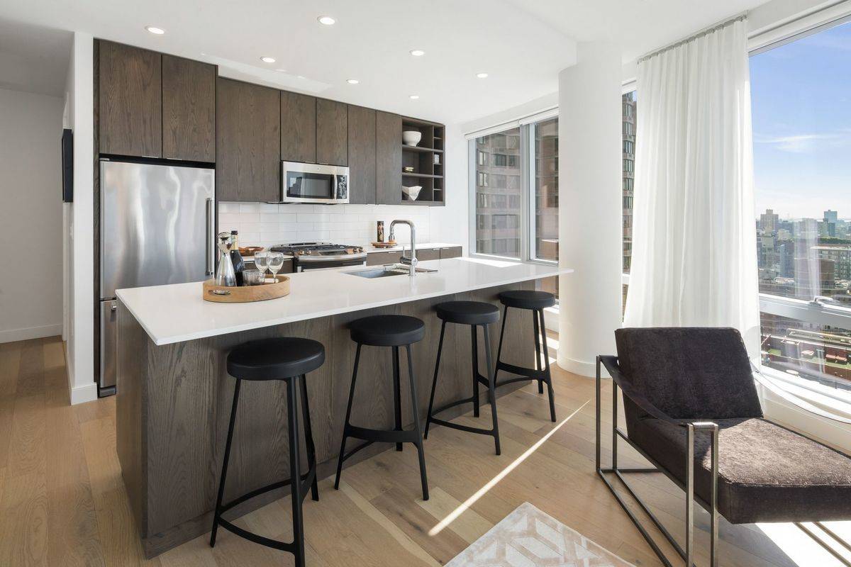 Amazing 3 Bedroom**Floor to Ceiling Windows**Manhattan Views**Murray Hill