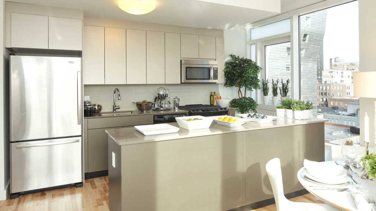 Gorgeous Corner 2 Bedroom**Spacious Living Area**Floor to Ceiling Windows**West Chelsea